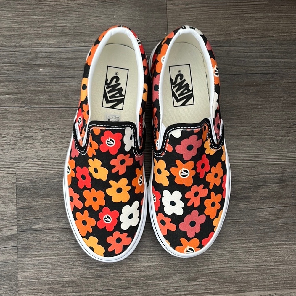 Vans classic slip on Women’s size 7, Men’s 5.5